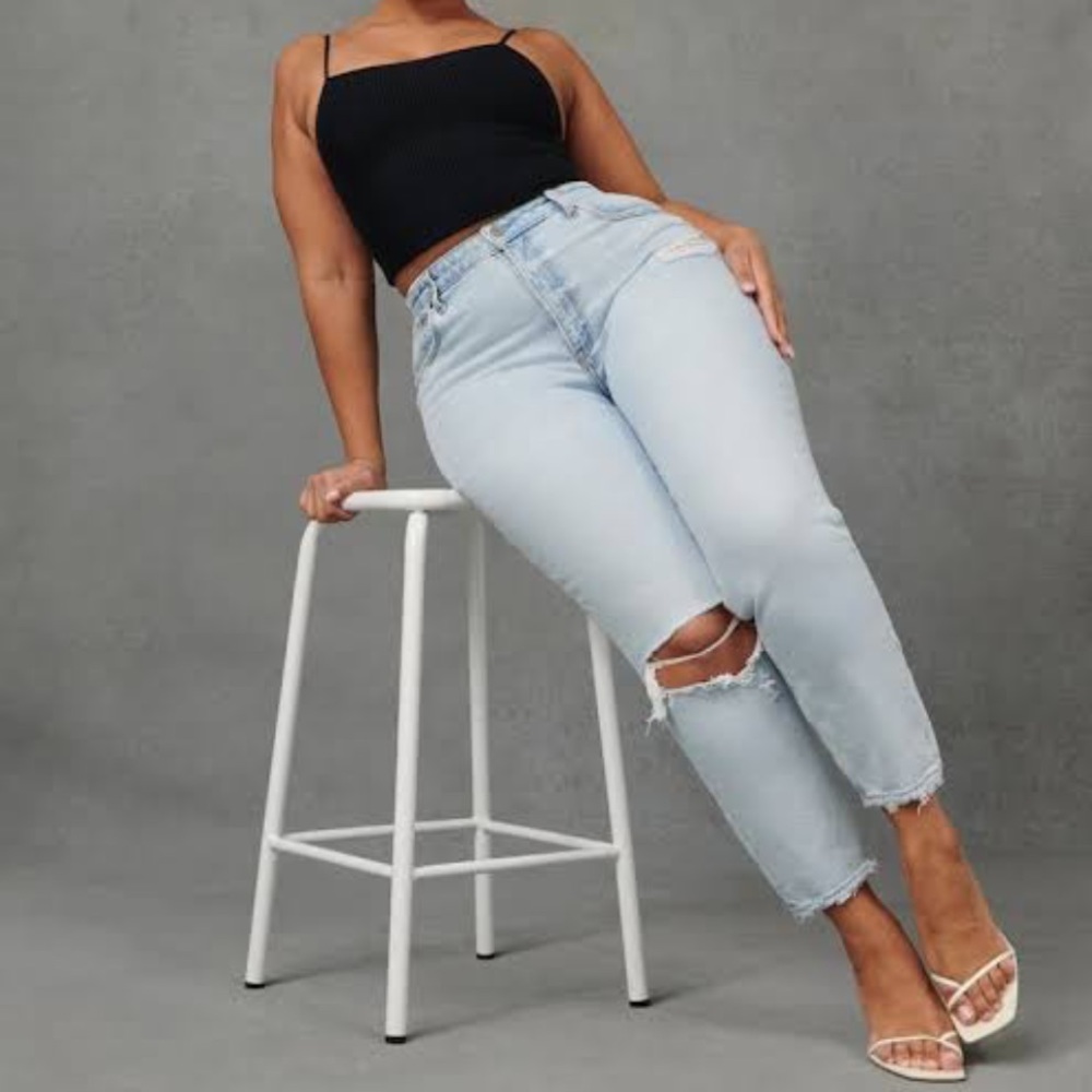 Abercrombie & Fitch High Rise Mom Jeans